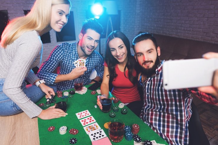 Tangkapan layar fitur chat dukungan pelanggan dalam aplikasi joy 4d